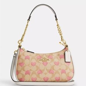 Teri Shoulder Bag In Signature Canvas With Heart Print